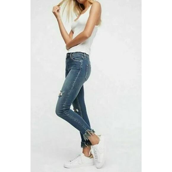Free People Jeans Size 25 Great Heights Cropped Fringe Hem Distressed Low Rise - Picture 4 of 16
